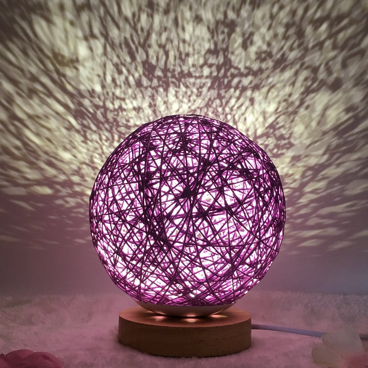 Garduru-Rattan-Tischlampe