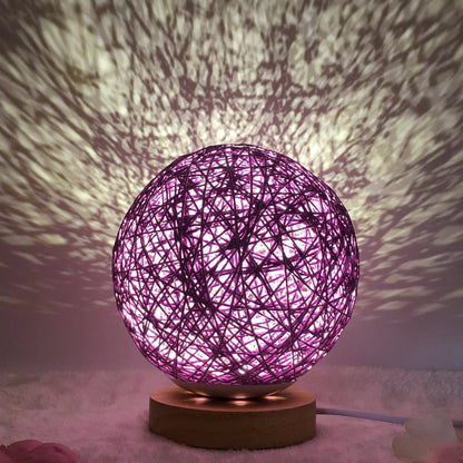 Garduru-Rattan-Tischlampe