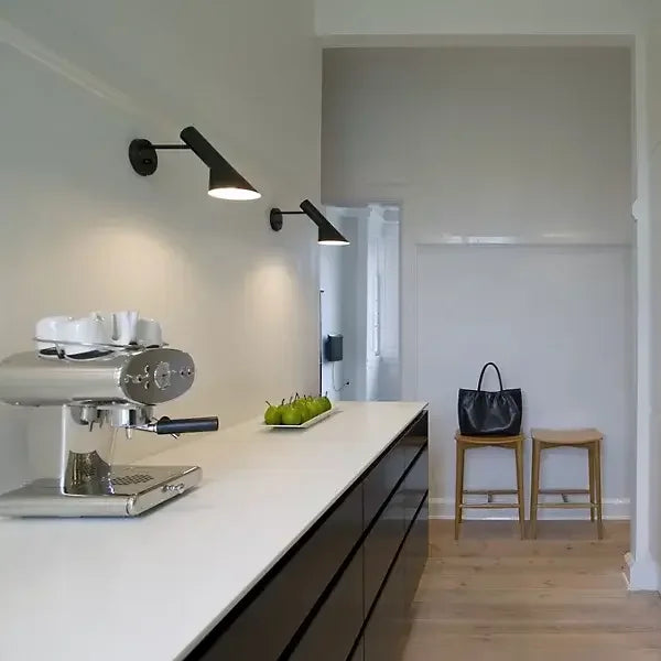 Tischlampe Design LED - Skulpturale, verstellbare Beleuchtung, perfekt für Büro und Wohnzimmer