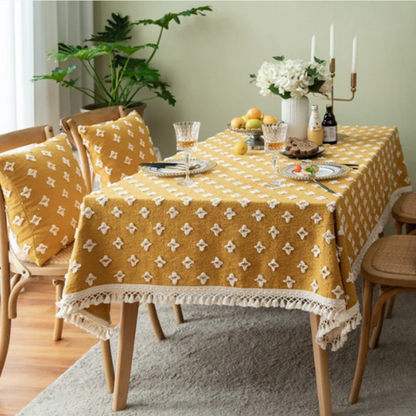 Vielseitiges Gelbes Besticktes Quasten-Tischdeckchen