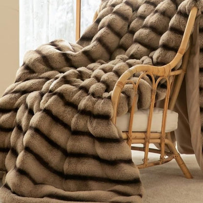 Raffiniertes Faux Kaninchenfell-Decke