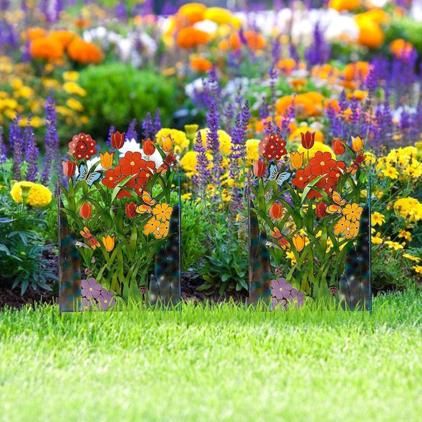 Bunte Gartenzaun Dekoration mit Blumen und Schmetterlingen – Metallzaun für Garten und Terrasse