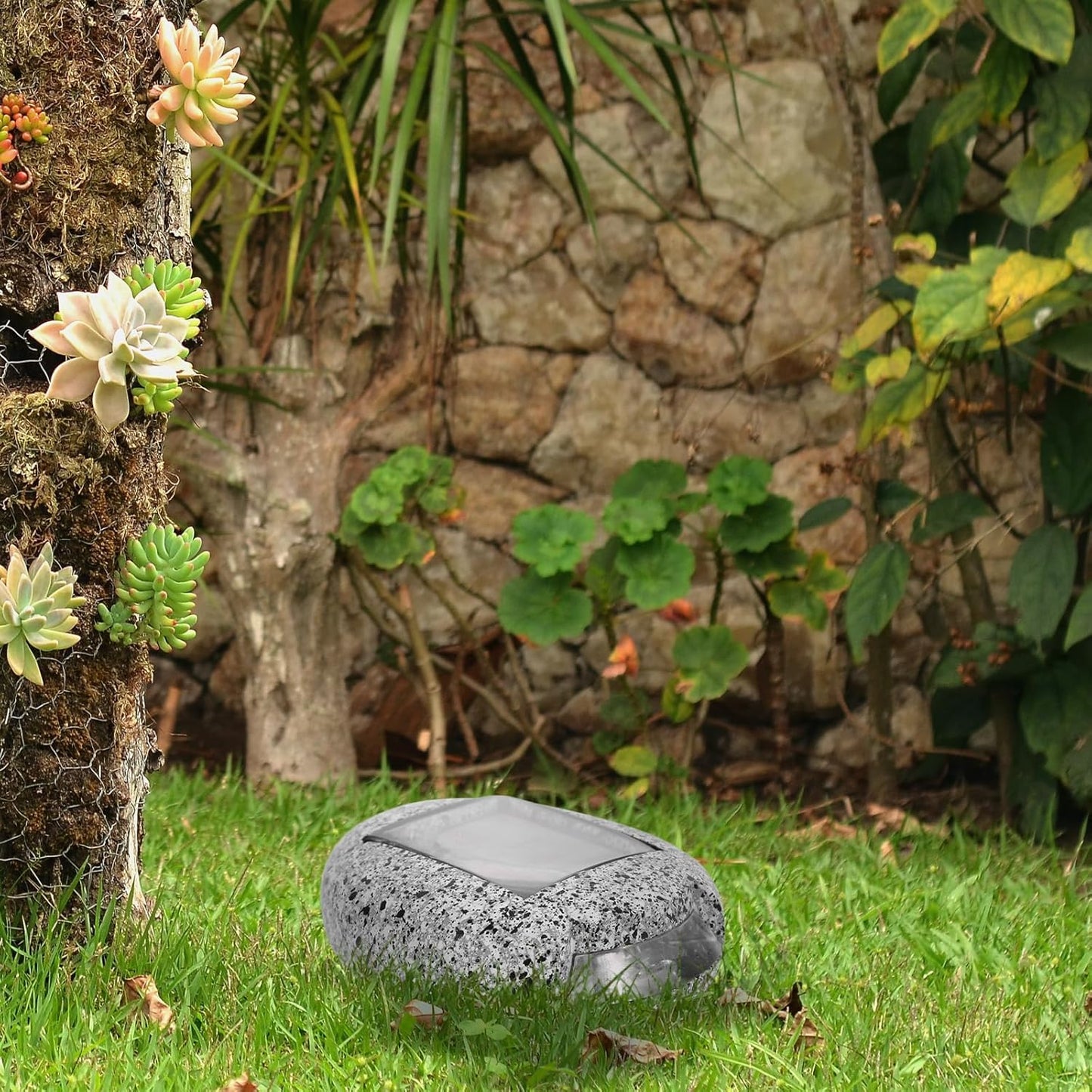 Solar LED Steinleuchte für Garten und Wege – Wetterfeste Wegbeleuchtung im Naturstein-Design