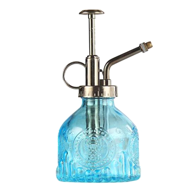 Vintage Glasflasche mit Metalldüse für Pflanzenpflege