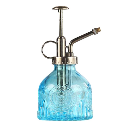 Vintage Glasflasche mit Metalldüse für Pflanzenpflege