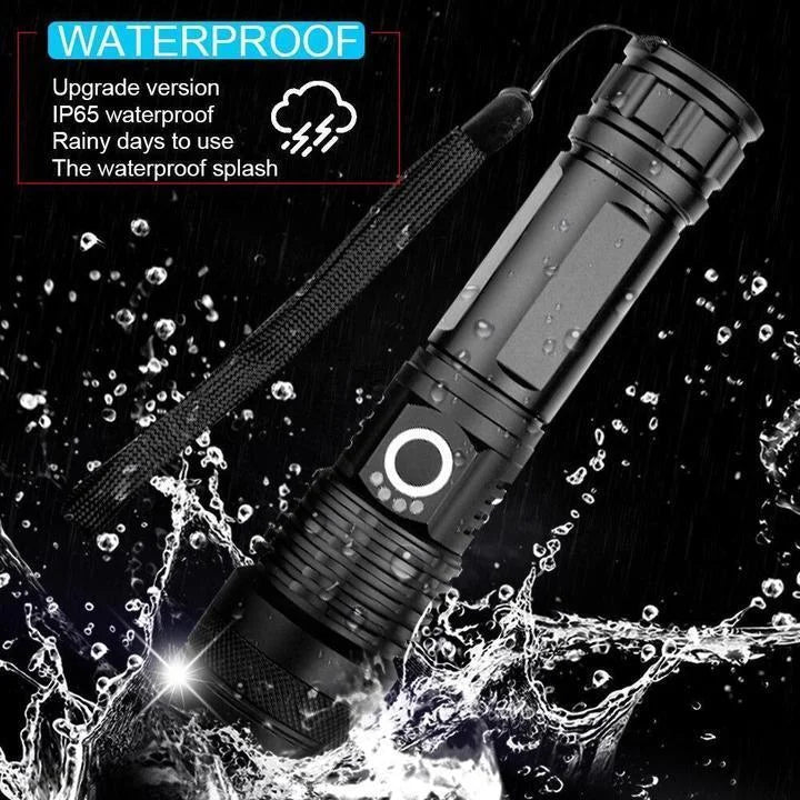 Wiederaufladbare Militär-Taschenlampe mit 90000 Lumen | BrightBeam