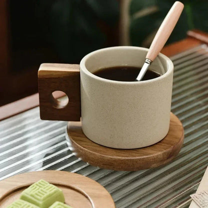 Modernistische Keramische Holzpalette Tasse