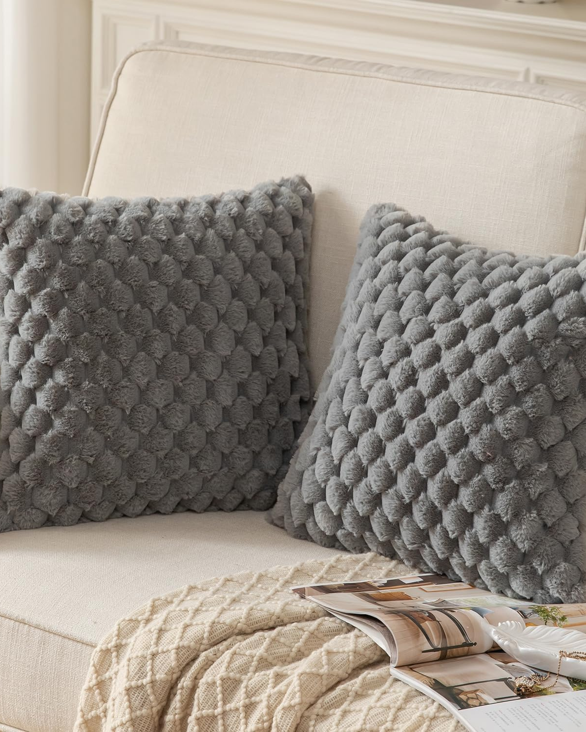 Embrace – Luxuriöses Plüsch-Dekorkissen mit üppiger Textur für eleganten Komfort