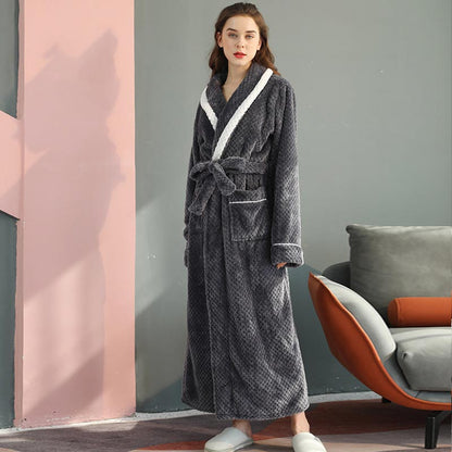 Dicker Fleece-Pyjama, bequemer Bademantel