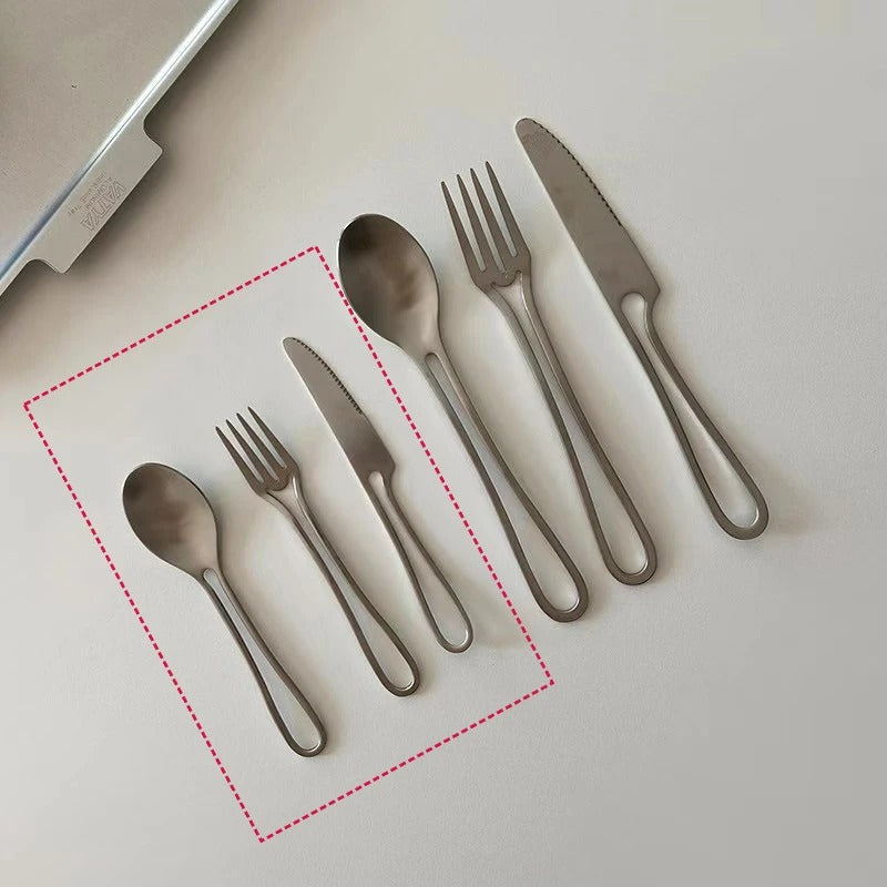 Outline Edelstahl Besteck Set – Modernes Design mit Hohlgriffen – 3-teilig für Dinner & Dessert
