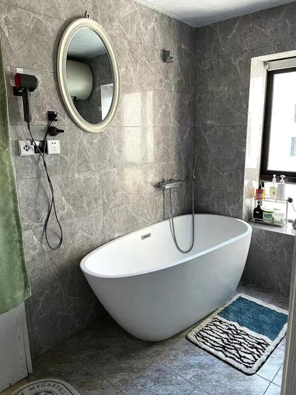 NordicFlow – Luxuriöse Handgemachte Badematte mit Abstraktem Design für Stilvolle Badezimmer