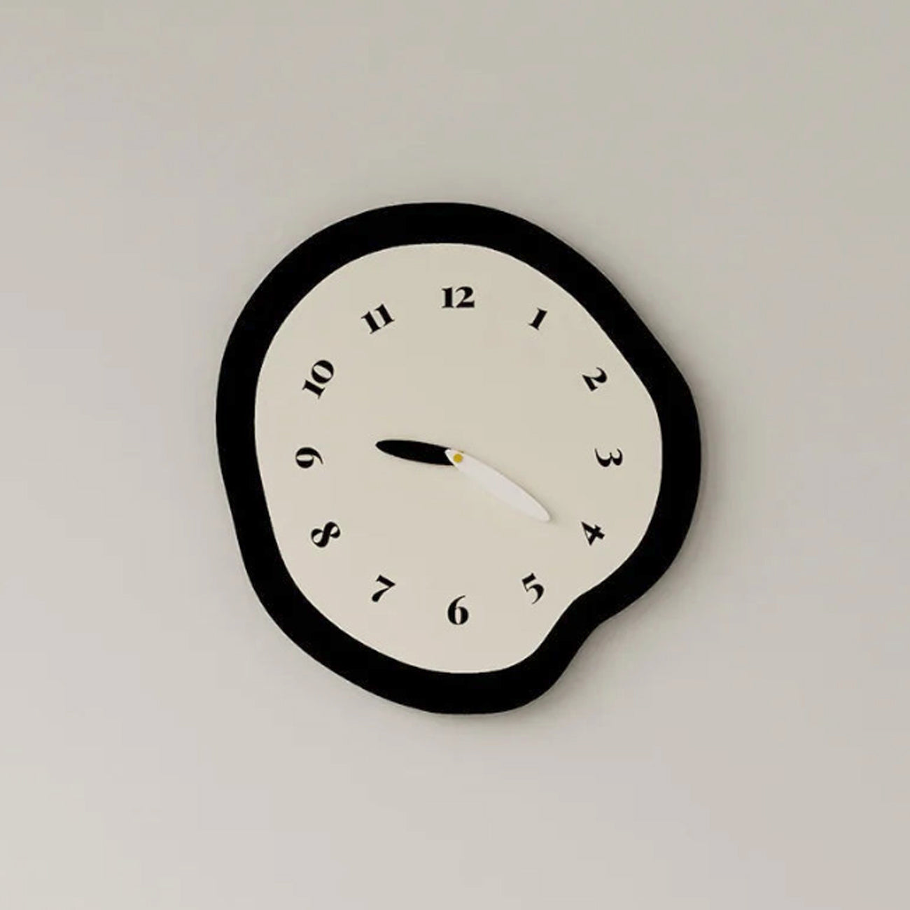 Abstract Silent Wall Clock Large with Modern Design – Stylische Uhr für Wohnzimmer und Schlafzimmer, Erhältlich in zwei Größen
