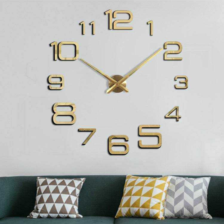 Acryl Wanduhr – Goldenes Design mit Springender Sekundenzeiger – Modern & Präzise
