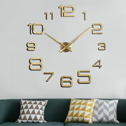 Acryl Wanduhr – Goldenes Design mit Springender Sekundenzeiger – Modern & Präzise