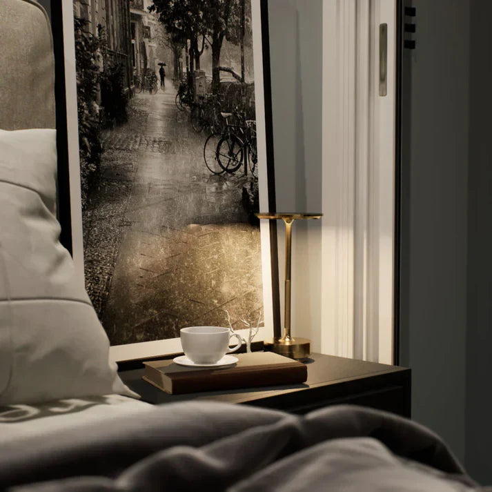 SavoyLuxe – Tischlampe mit zeitlosem Design und fortschrittlichen Funktionen