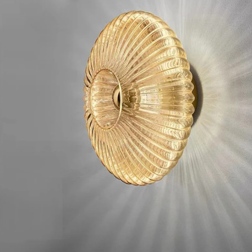 Garduru – Elegante Glaswandlampe für eine warme, einladende Atmosphäre