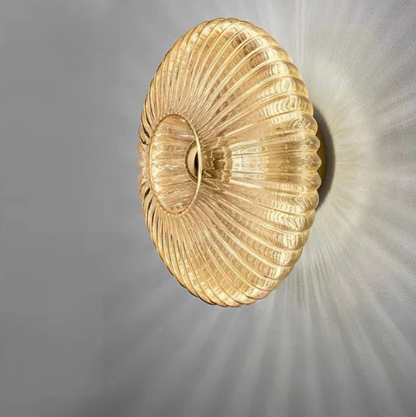 Garduru – Elegante Glaswandlampe für eine warme, einladende Atmosphäre