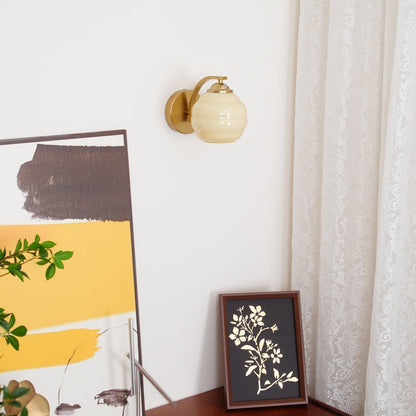 Wandlampe Vintage Art Déco, klassische Eleganz mit Schirm aus weißem Glas