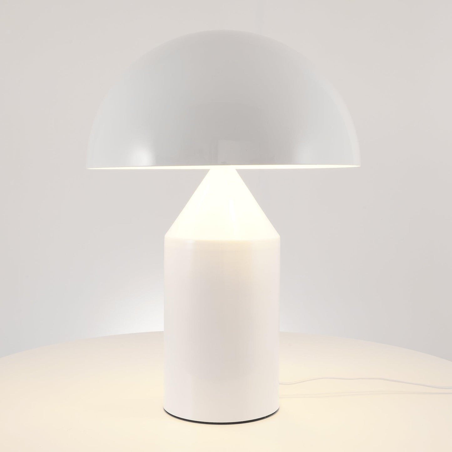 Garduru Elegante Tischlampe aus Metall | Minimalistisches Design | Perfekt für Zuhause & Büro