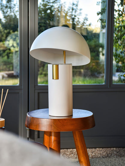 Avora – Stilvolle Tischlampe mit modernem Design