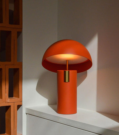 Avora – Stilvolle Tischlampe mit modernem Design