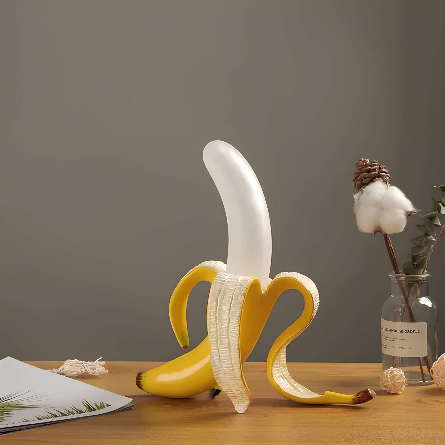 Garduru - Moderne Bananen-Tischlampe