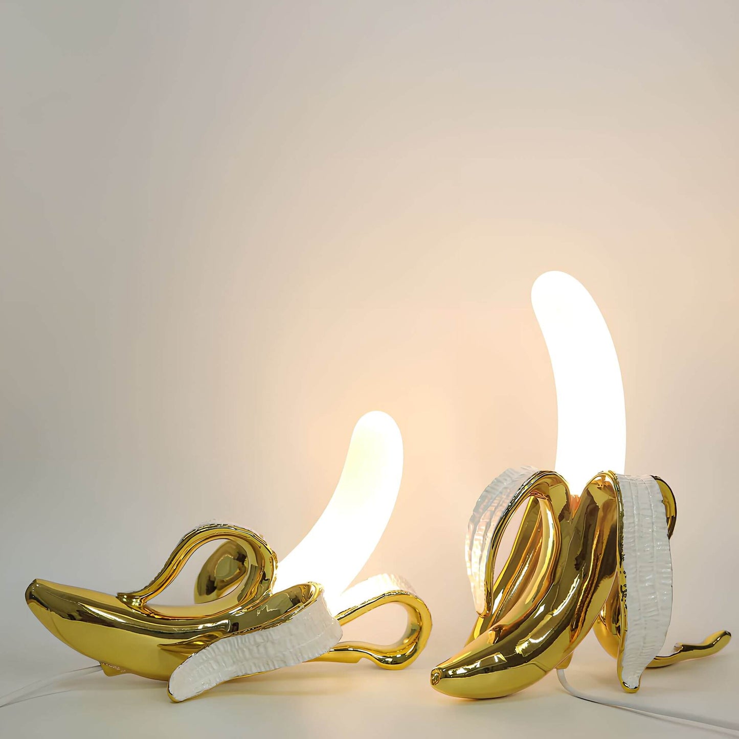 Garduru - Moderne Bananen-Tischlampe