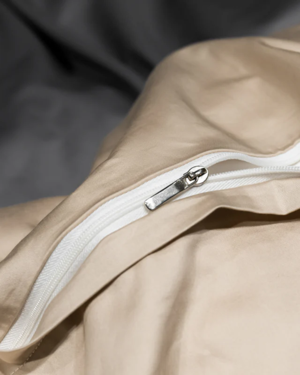 Serenity Luxe – 4-teiliges Baumwollsatin-Bettwäsche-Set mit eleganter Stickerei