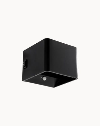 ZenLicht – USB-C aufladbare Wandleuchte mit Bewegungssensor und LED-Beleuchtung