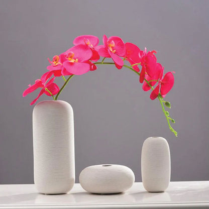 Handgefertigte Keramikvase Blanche, eleganter weißer Dekor mit Ring-Skulptur
