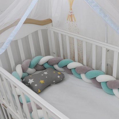 Babybett-Rückwand – CozyNest Guard