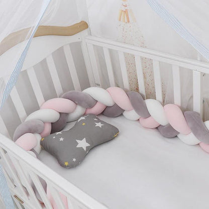 Babybett-Rückwand – CozyNest Guard