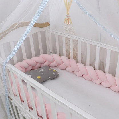 Babybett-Rückwand – CozyNest Guard