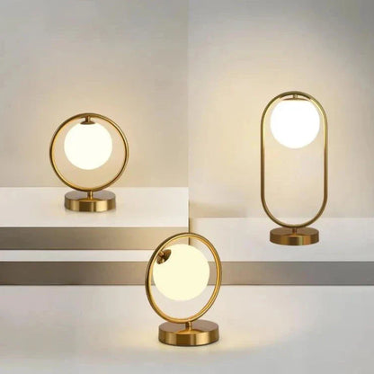 LuxeBrass Lampe - Messing LED Tischlampe mit Glas-Schirm für Schlafzimmer & Schreibtisch