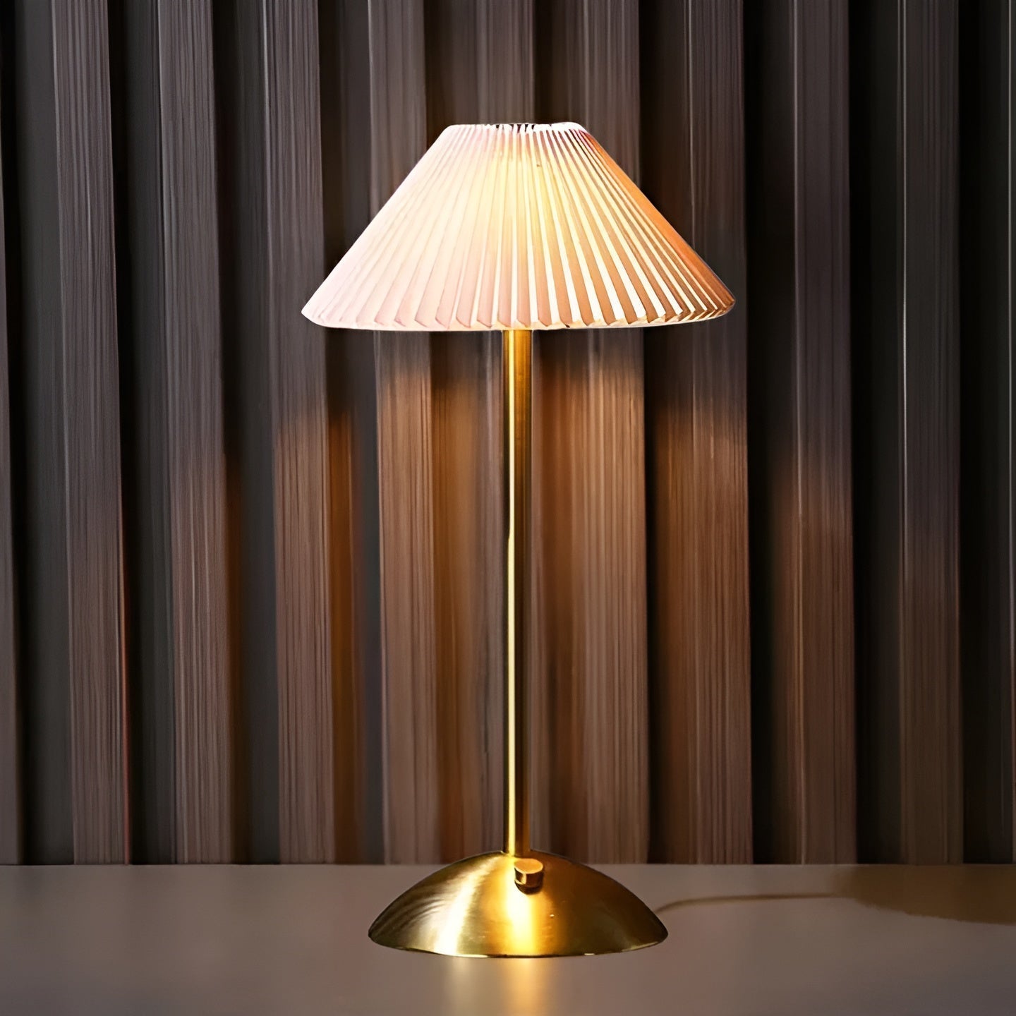 LumiFlex – Drahtlose Tischlampe mit elegantem Design und einstellbarer LED-Beleuchtung