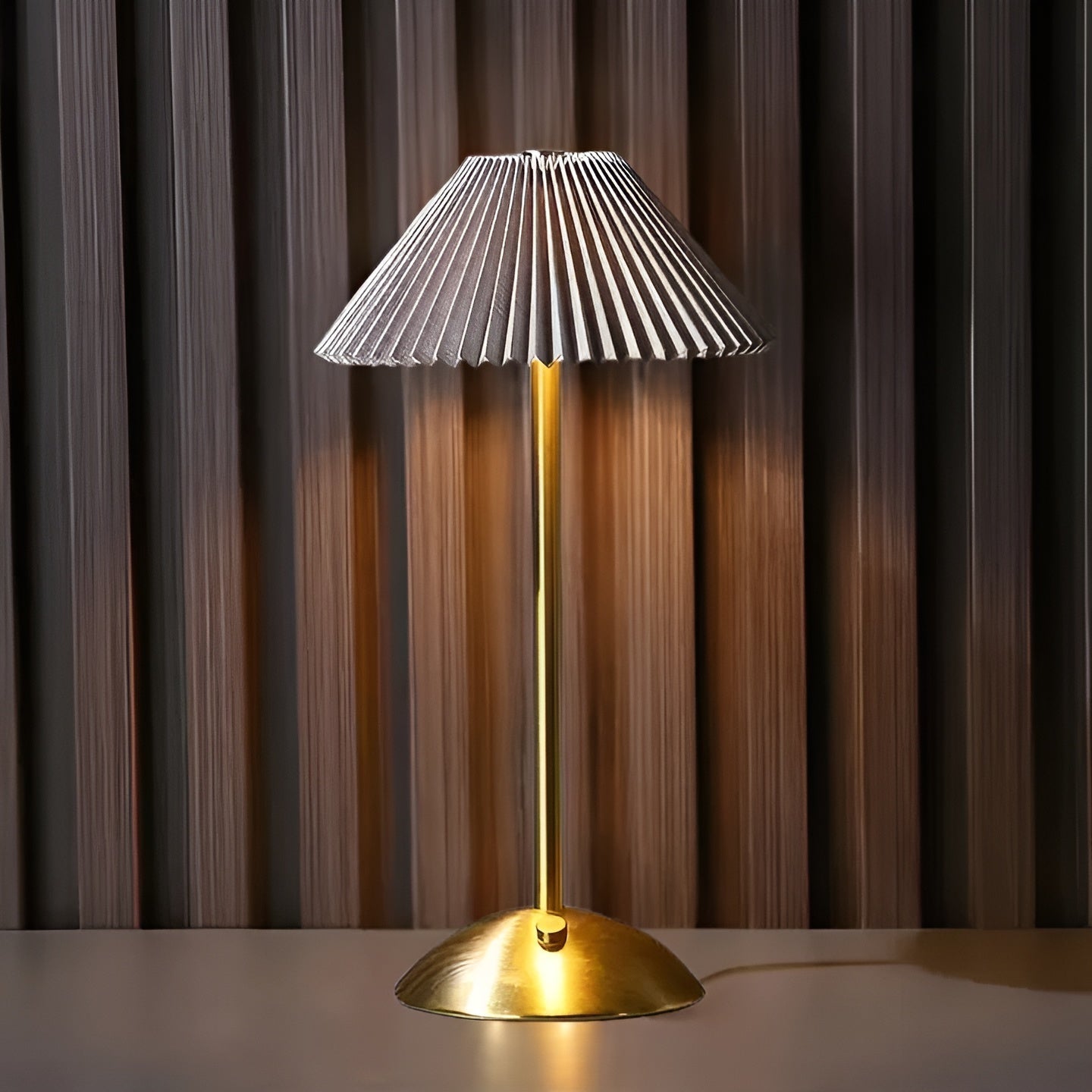 LumiFlex – Drahtlose Tischlampe mit elegantem Design und einstellbarer LED-Beleuchtung