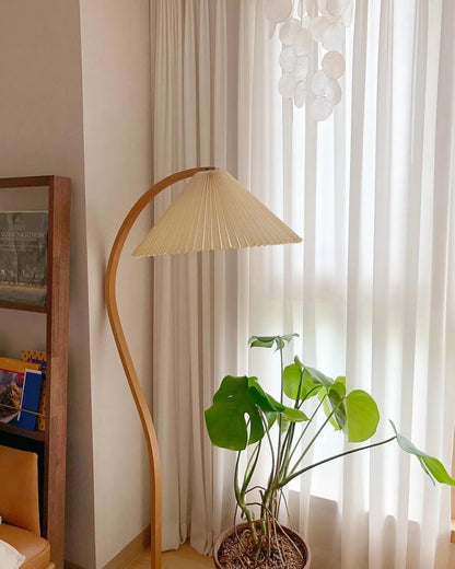 Garduru Stehleuchte im Caprani Design | LED Beleuchtung | Modernes Holz-Look | Elegante Wohnraum-Deko