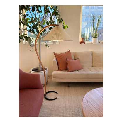 Garduru Stehleuchte im Caprani Design | LED Beleuchtung | Modernes Holz-Look | Elegante Wohnraum-Deko