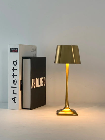 LED USB Tischlampe - Modernes quadratisches Design für den Einsatz zu Hause und im Büro