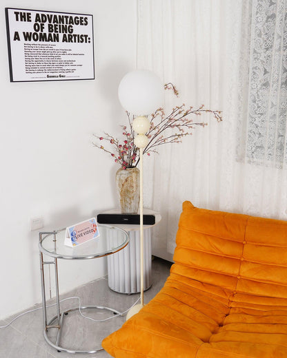 Moderne Design Stehlampe aus Metall und Glas - Elegante Beleuchtung für Ihr Interieur