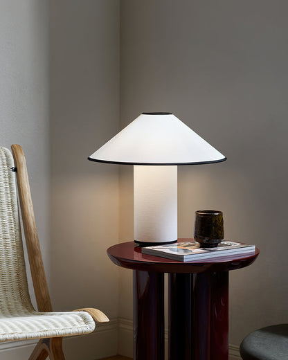 Tischlampe Colette - Elegantes Design mit sanftem Licht für Ihr Interieur