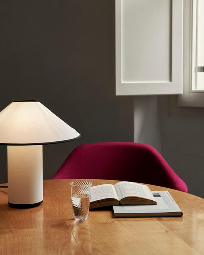 Tischlampe Colette - Elegantes Design mit sanftem Licht für Ihr Interieur