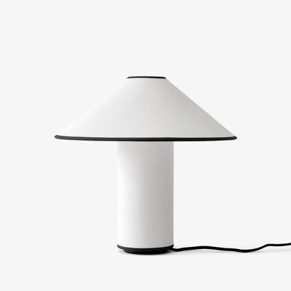 Tischlampe Colette - Elegantes Design mit sanftem Licht für Ihr Interieur