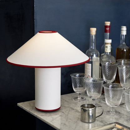 Tischlampe Colette - Elegantes Design mit sanftem Licht für Ihr Interieur