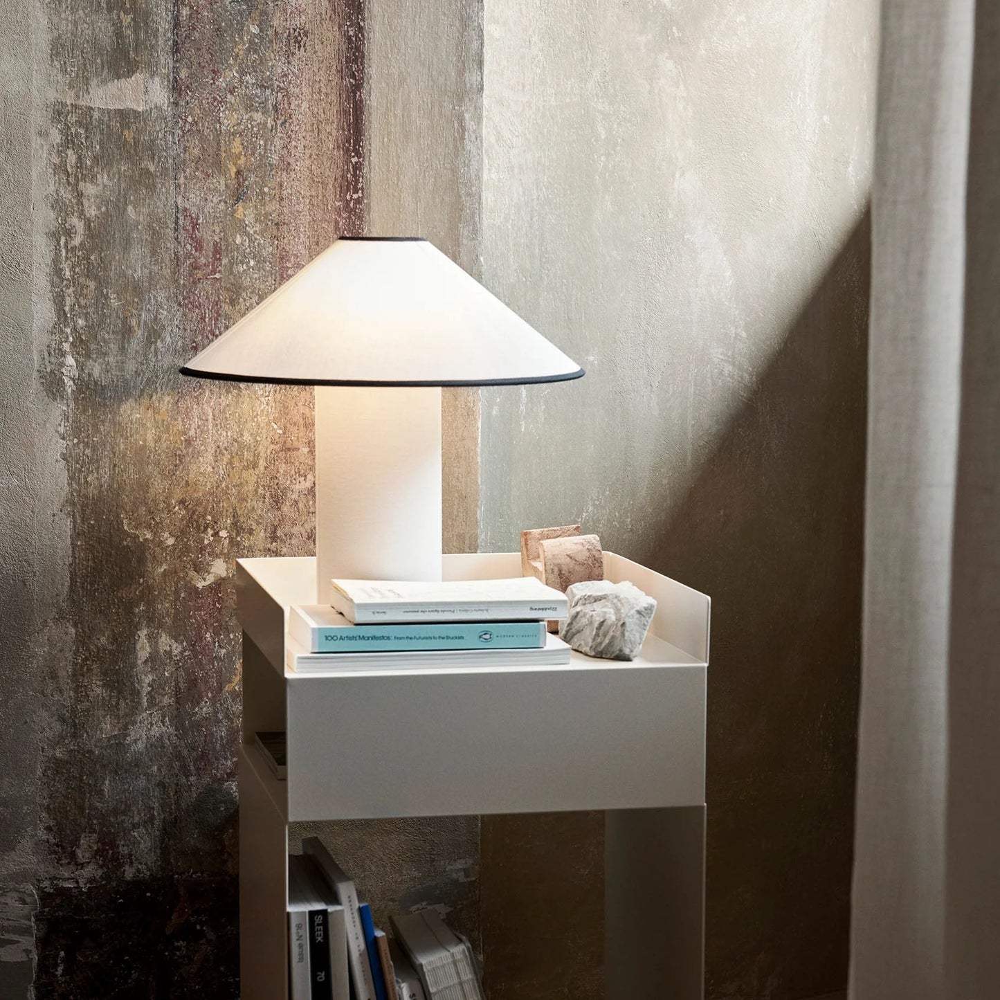 Tischlampe Colette - Elegantes Design mit sanftem Licht für Ihr Interieur