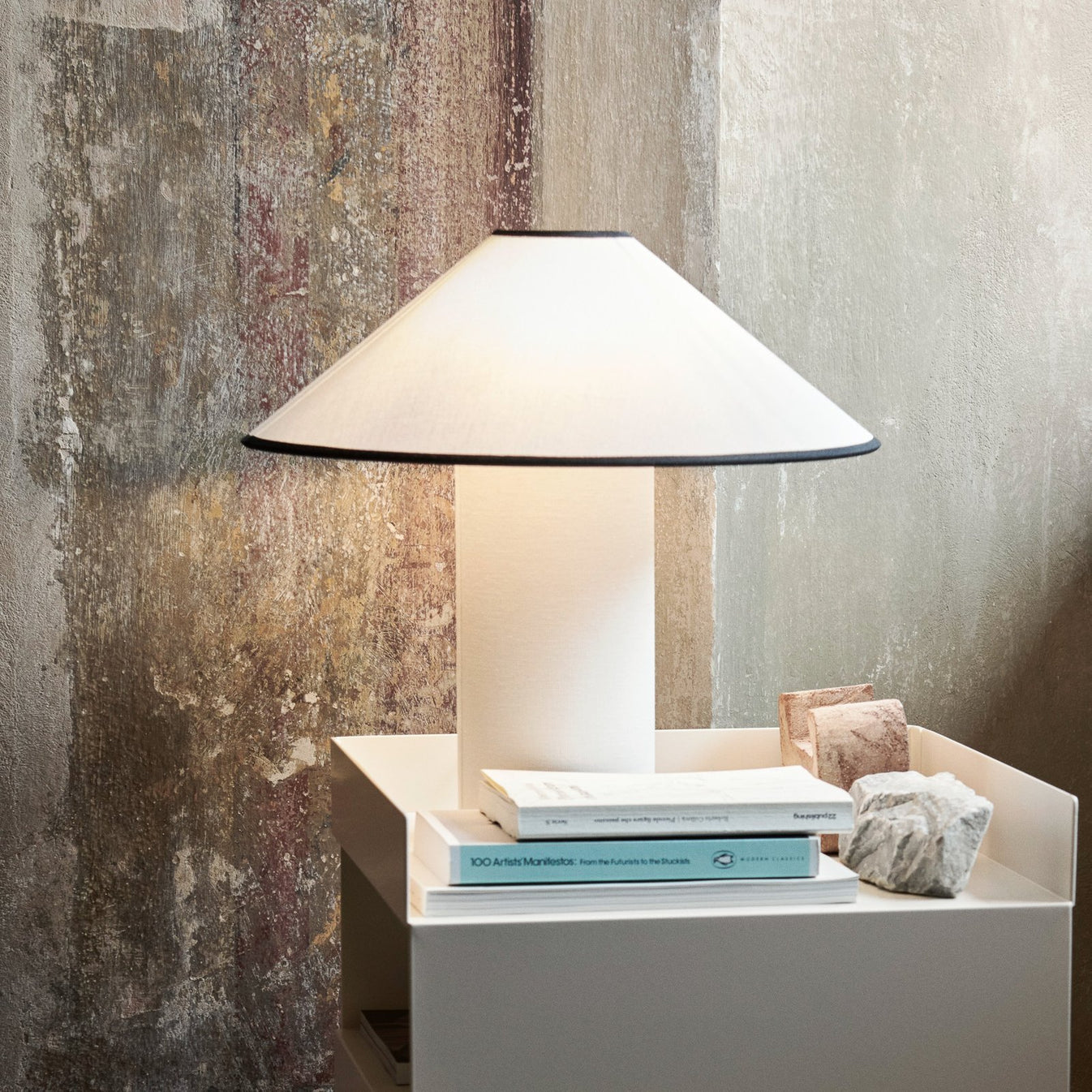 Tischlampe Colette - Elegantes Design mit sanftem Licht für Ihr Interieur