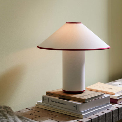 Tischlampe Colette - Elegantes Design mit sanftem Licht für Ihr Interieur