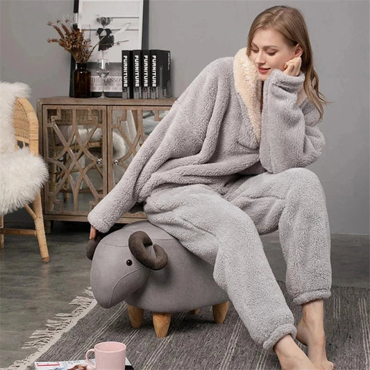 Gemütliches Fleece Pyjama-Set für Frauen