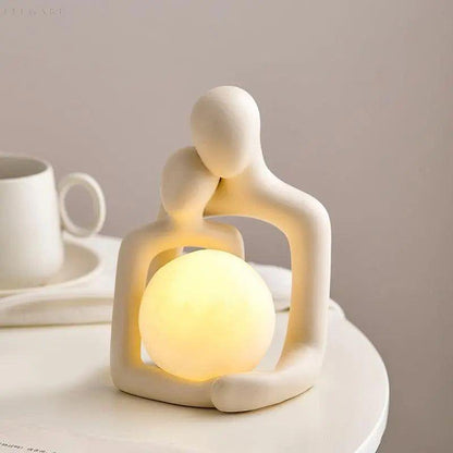 Elegante batteriebetriebene Tischlampe mit Nachtlicht – Romantisches Paar-Statuen-Design für Nachttisch und Schlafzimmerdekoration