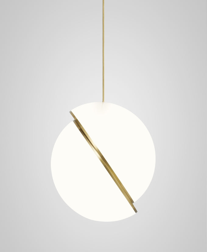 Suspension Halbmond aus Acryl und Messing - Moderne und elegante LED-Beleuchtung